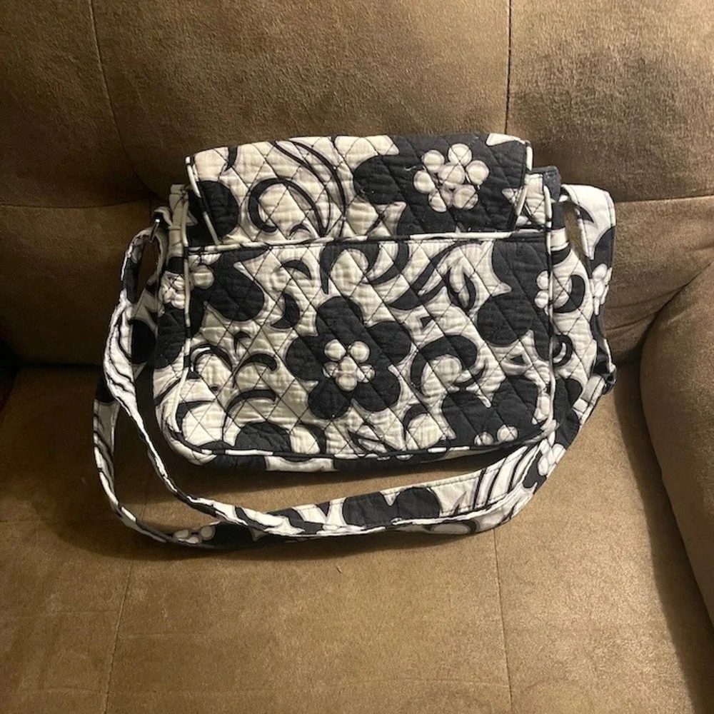 VERA BRADLEY Black‎ & White Shoulder Purse Bag Retired